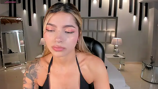 Snapshot of LexieWayne chatting on 06/10/26, 07:46 LexieWayne online show from 06/10/26, 07:46