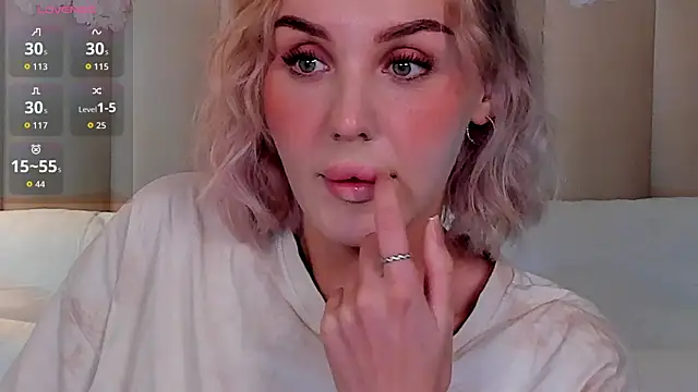 LianaFord online show from 10/12/25, 11:04