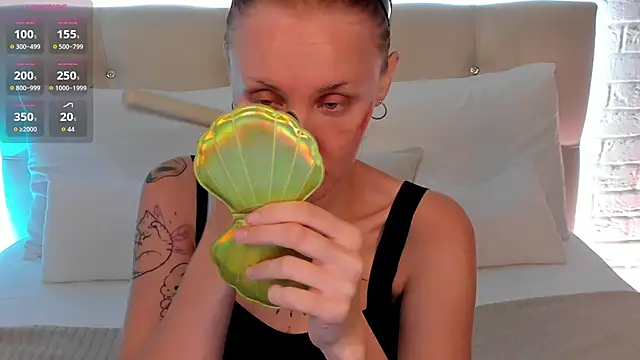 Snapshot of LianaFord chatting on 06/08/26, 05:08 LianaFord online show from 06/08/26, 05:08