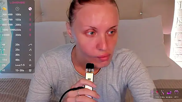 Snapshot of LianaFord chatting on 06/13/26, 05:05 LianaFord online show from 06/13/26, 05:05