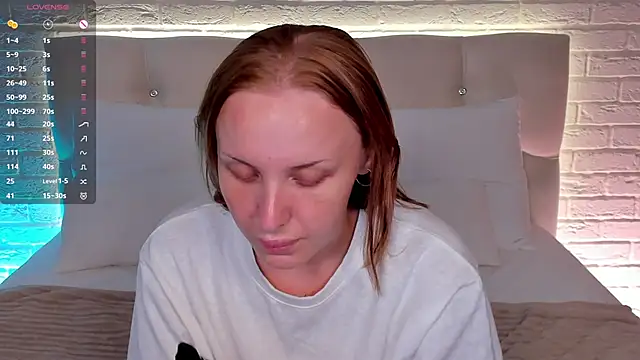 Snapshot of LianaFord chatting on 06/19/26, 05:01 LianaFord online show from 06/19/26, 05:01