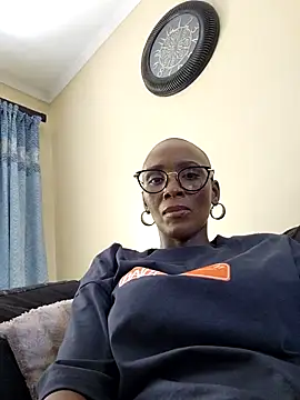 yummycherryxx online show from 12/20/25, 07:48