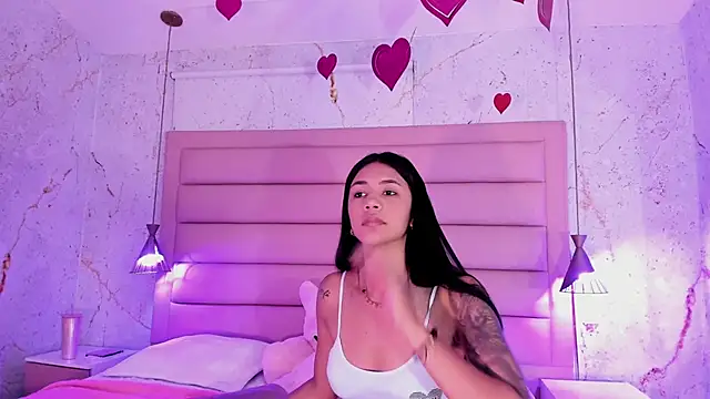 AntonellaRossi online show from 02/19/25, 07:48