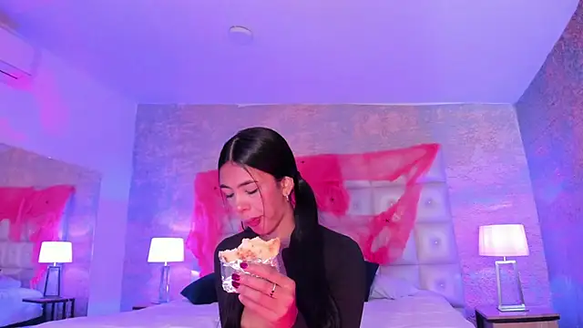 AntonellaRossi online show from 10/08/25, 01:53