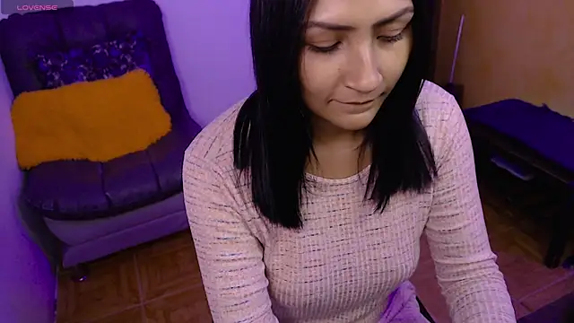 Snapshot of leah-666 chatting on 03/05/25, 01:28 leah-666 online show from 03/05/25, 01:28