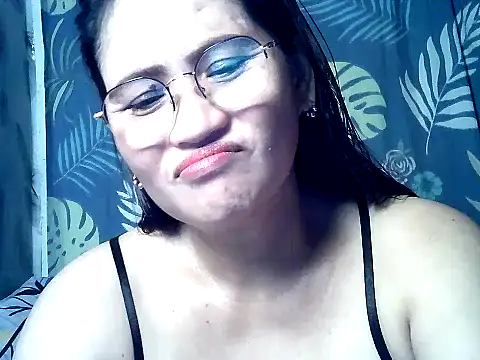 Snapshot of Amazing_Angel22 chatting on 10/11/25, 06:39 Amazing Angel22 online show from 10/11/25, 06:39