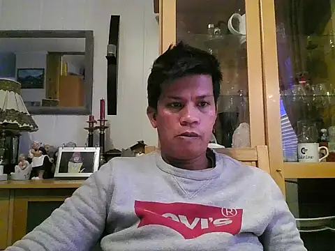 SweetasianHugoxxx online show from 11/12/25, 12:16