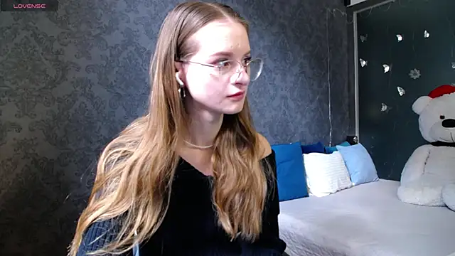 KateJonson online show from 04/03/26, 06:55