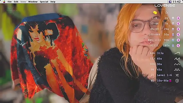 Snapshot of Kryptosworld chatting on 01/05/25, 11:44 Kryptosworld online show from 01/05/25, 11:44