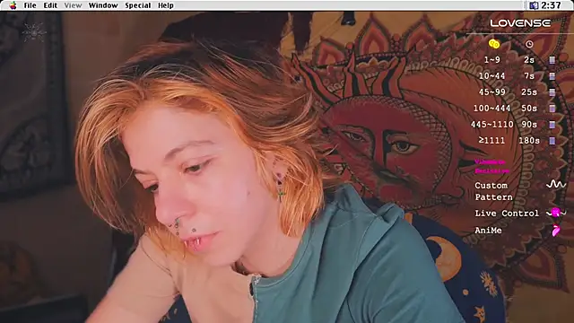 Snapshot of Kryptosworld chatting on 02/04/25, 01:38 Kryptosworld online show from 02/04/25, 01:38