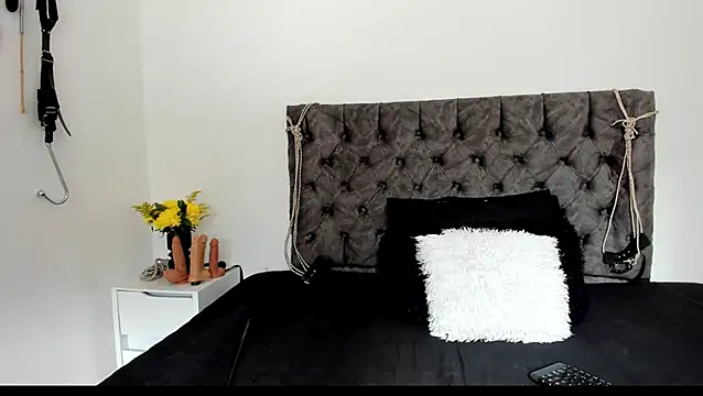 sweet  wild online show from 09/30/25, 08:25