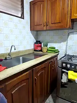 Snapshot of S_Mia chatting on 02/05/25, 04:03 S Mia online show from 02/05/25, 04:03