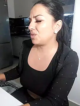 hot-babygirl online show from 10/23/25, 07:23