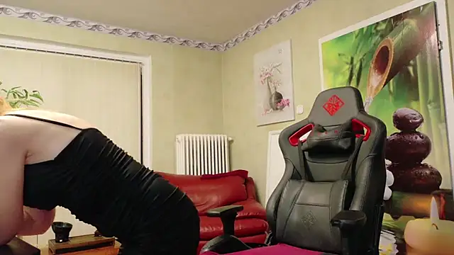 Snapshot of HotLana69 chatting on 02/26/25, 06:32 HotLana69 online show from 02/26/25, 06:32