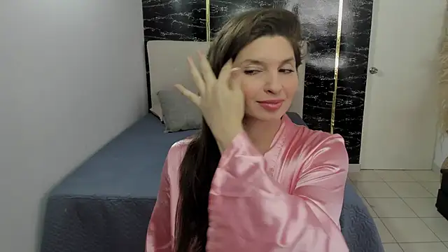 Snapshot of Azahara_Amin_ chatting on 06/16/26, 05:04 Azahara Amin online show from 06/16/26, 05:04