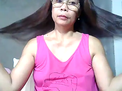 urwife tobe online show from 05/11/26, 09:01