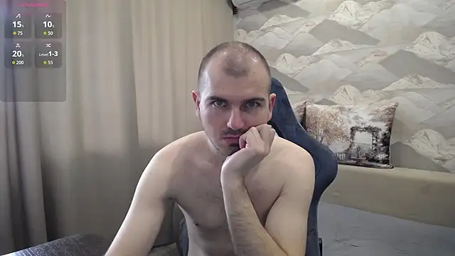 Snapshot of SerzhKorol1 chatting on 05/18/26, 07:25 SerzhKorol1 online show from 05/18/26, 07:25
