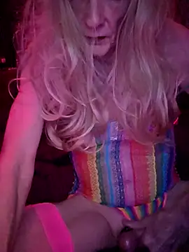 Vonniecd online show from 10/14/25, 03:29