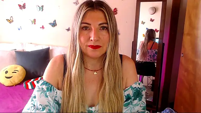 Jolie-Mature online show from 11/26/25, 06:42