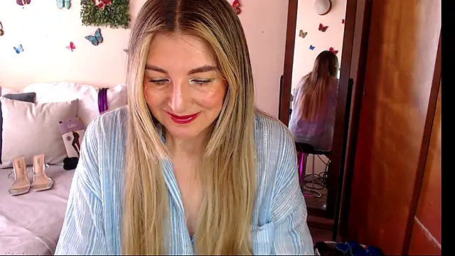 Snapshot of Jolie-Mature chatting on 06/08/26, 07:14 Jolie-Mature online show from 06/08/26, 07:14