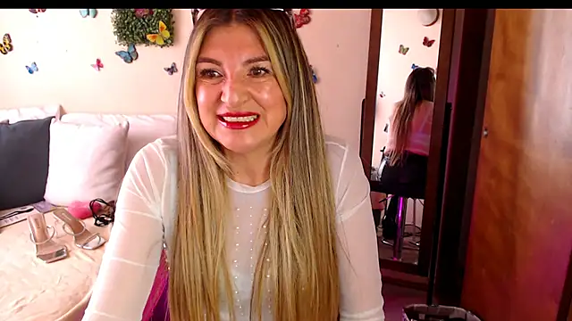 Snapshot of Jolie-Mature chatting on 07/17/26, 09:41 Jolie-Mature online show from 07/17/26, 09:41