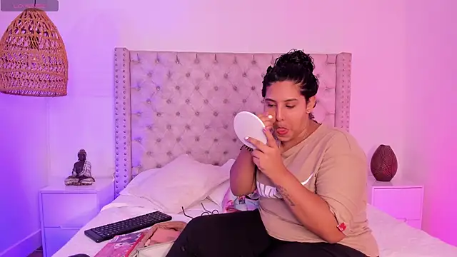 DanielleEvans  online show from 03/07/25, 11:18