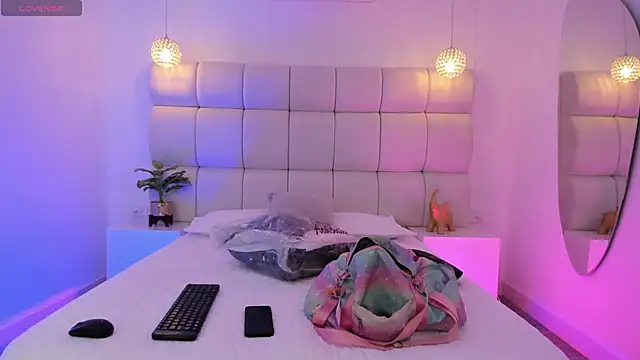 DanielleEvans  online show from 10/08/25, 11:30