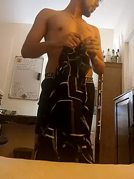  IRRESISTIBLE  online show from 12/05/24, 06:43