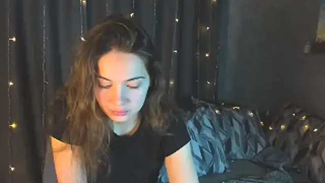 KristinaLoison online show from 02/04/25, 01:59