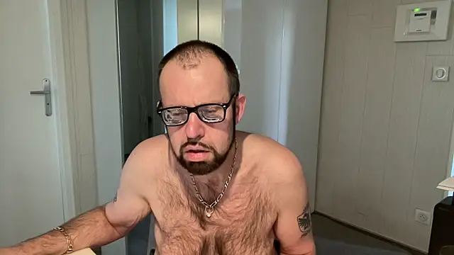 FABIOGLASSES online show from 04/19/26, 05:34