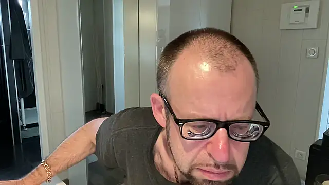 FABIOGLASSES online show from 06/11/26, 06:06