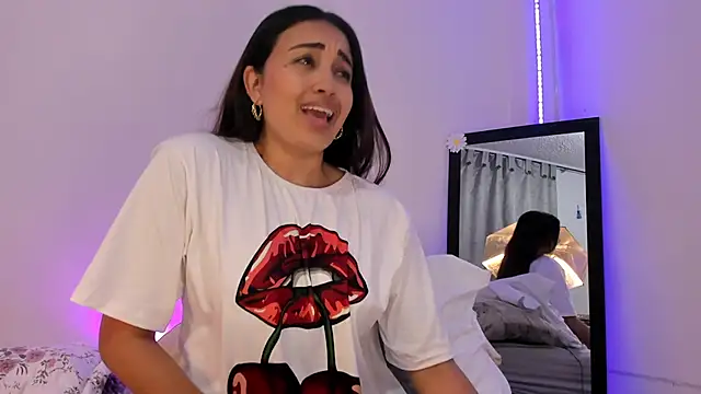 aisha es online show from 01/29/25, 10:22