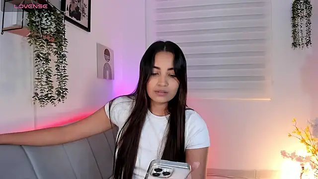 aisha es online show from 02/06/26, 11:41