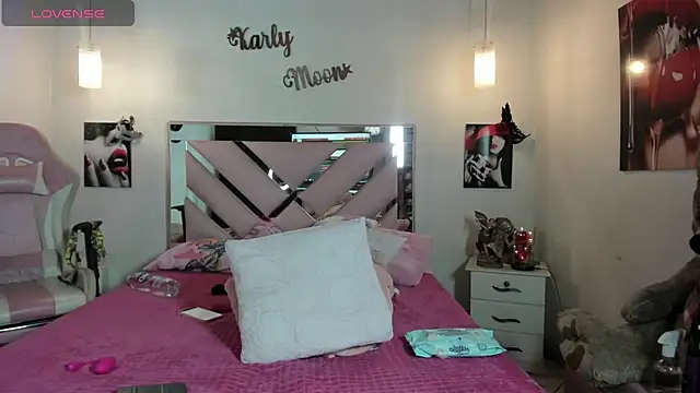 Karly moon online show from 12/03/24, 07:43