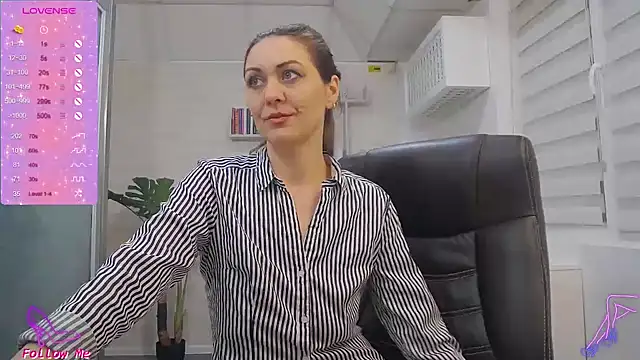 EllaMilf  online show from 02/24/25, 11:41