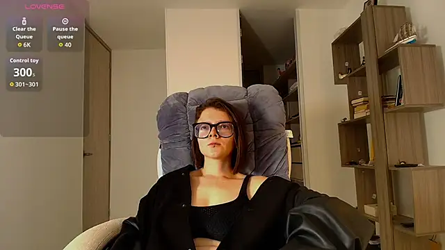 Snapshot of Arya_starrk chatting on 11/06/25, 02:18 Arya starrk online show from 11/06/25, 02:18