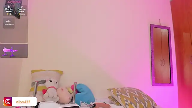 olivia  s online show from 01/24/25, 04:59