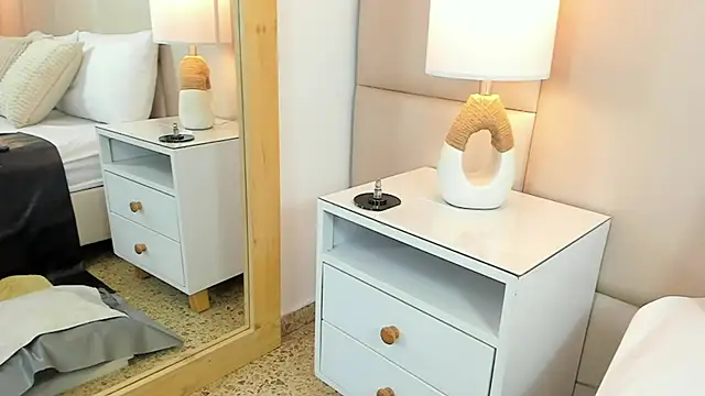 AntoniaRoss  online show from 12/02/25, 02:01