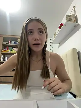 Snapshot of ShelbyHagen chatting on 01/28/25, 10:12 ShelbyHagen online show from 01/28/25, 10:12