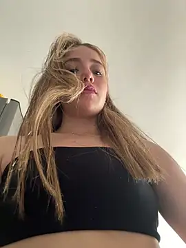 ShelbyHagen online show from 01/29/25, 07:32