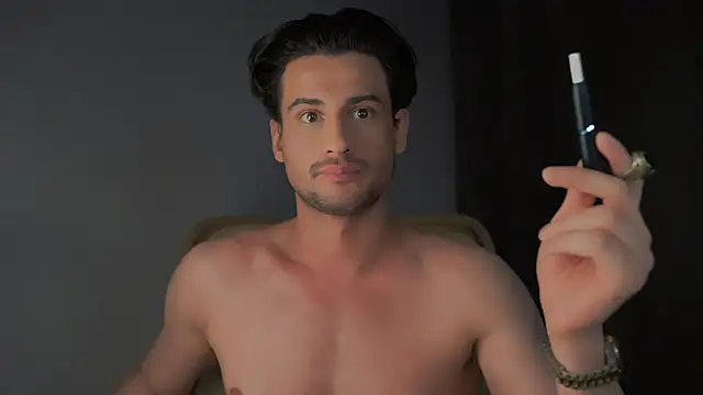 Snapshot of Keen___Luckystrike chatting on 12/08/24, 12:07 Keen Luckystrike online show from 12/08/24, 12:07