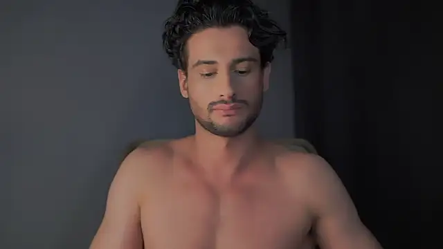 Snapshot of Keen___Luckystrike chatting on 12/12/24, 04:37 Keen Luckystrike online show from 12/12/24, 04:37