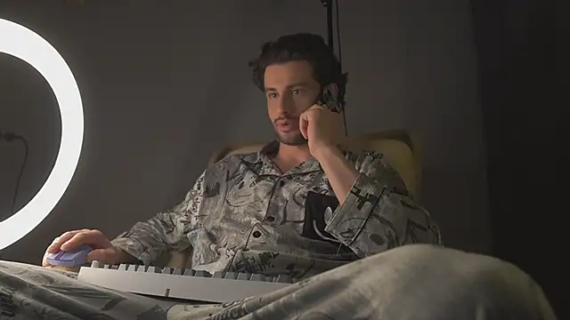 Snapshot of Keen___Luckystrike chatting on 03/17/25, 09:45 Keen Luckystrike online show from 03/17/25, 09:45