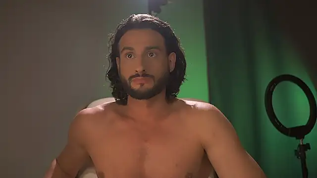 Snapshot of Keen___Luckystrike chatting on 10/14/25, 07:14 Keen Luckystrike online show from 10/14/25, 07:14