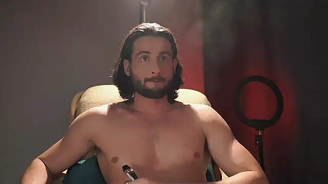 Snapshot of Keen___Luckystrike chatting on 10/24/25, 11:56 Keen Luckystrike online show from 10/24/25, 11:56