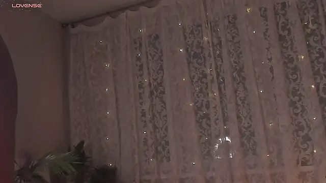 Snapshot of Ana_Peachy_ chatting on 11/18/25, 10:03 Ana Peachy online show from 11/18/25, 10:03