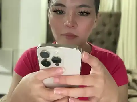 Lilly cruz online show from 05/05/26, 12:13