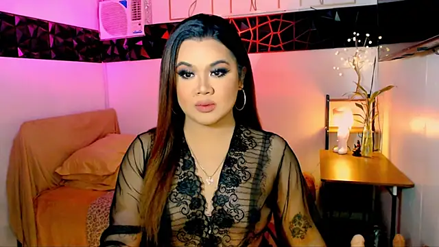 Snapshot of asiankatyhuge chatting on 11/12/25, 03:18 asiankatyhuge online show from 11/12/25, 03:18