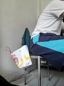 ksshp9502 online show from 10/23/25, 06:34