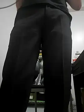 ksshp9502 online show from 11/18/25, 12:53